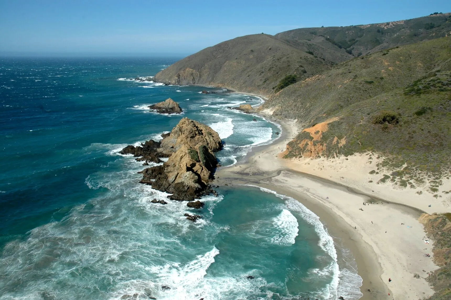 5. Pfeiffer Beach — Purple Sand & The Keyhole. License CC BY-NC-SA 2.0